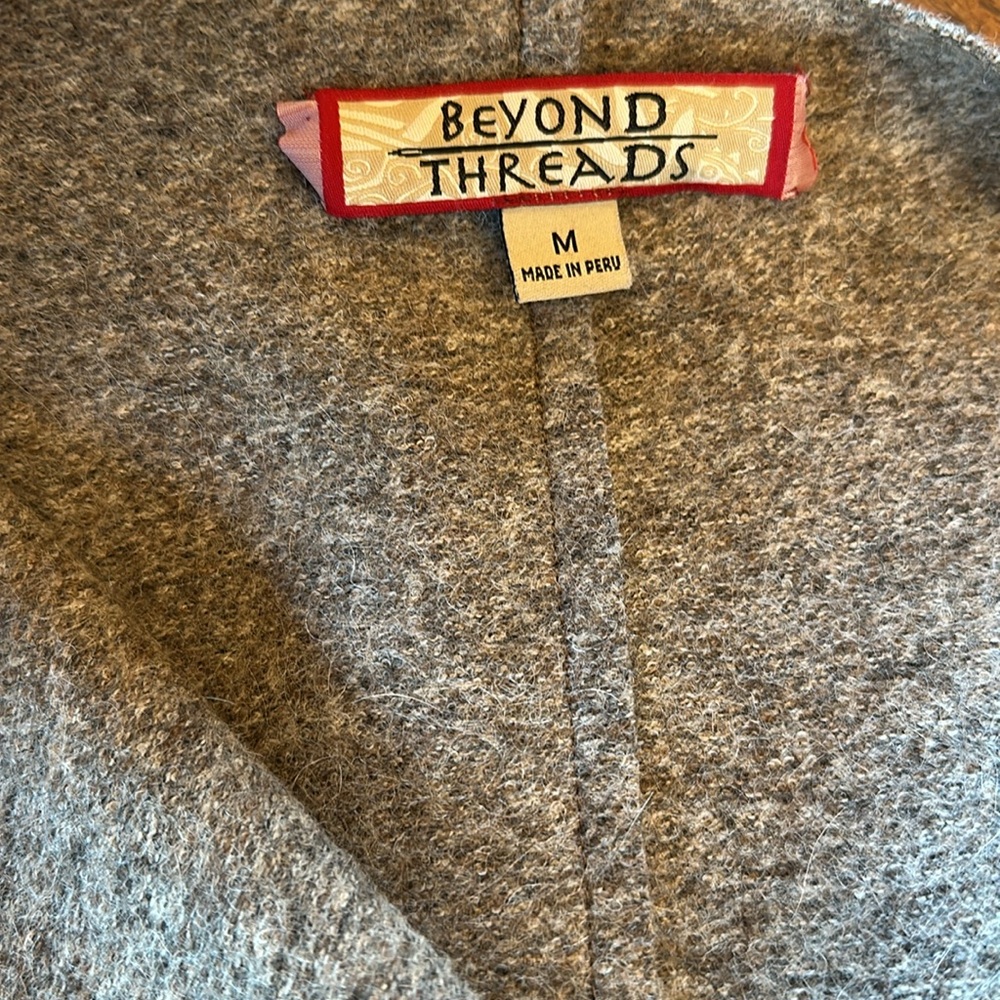 Wool Assymetrical jacket - Picture 7 of 8